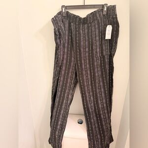 Time and Tru Black and Gray Striped with pockets